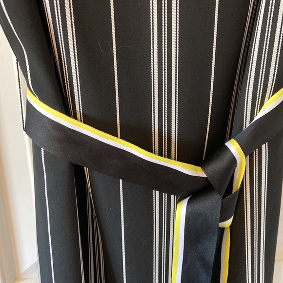 NWT Vince Camuto Dress - Picture 2 of 6